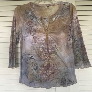 Three-quarter length sleeve cotton blouse